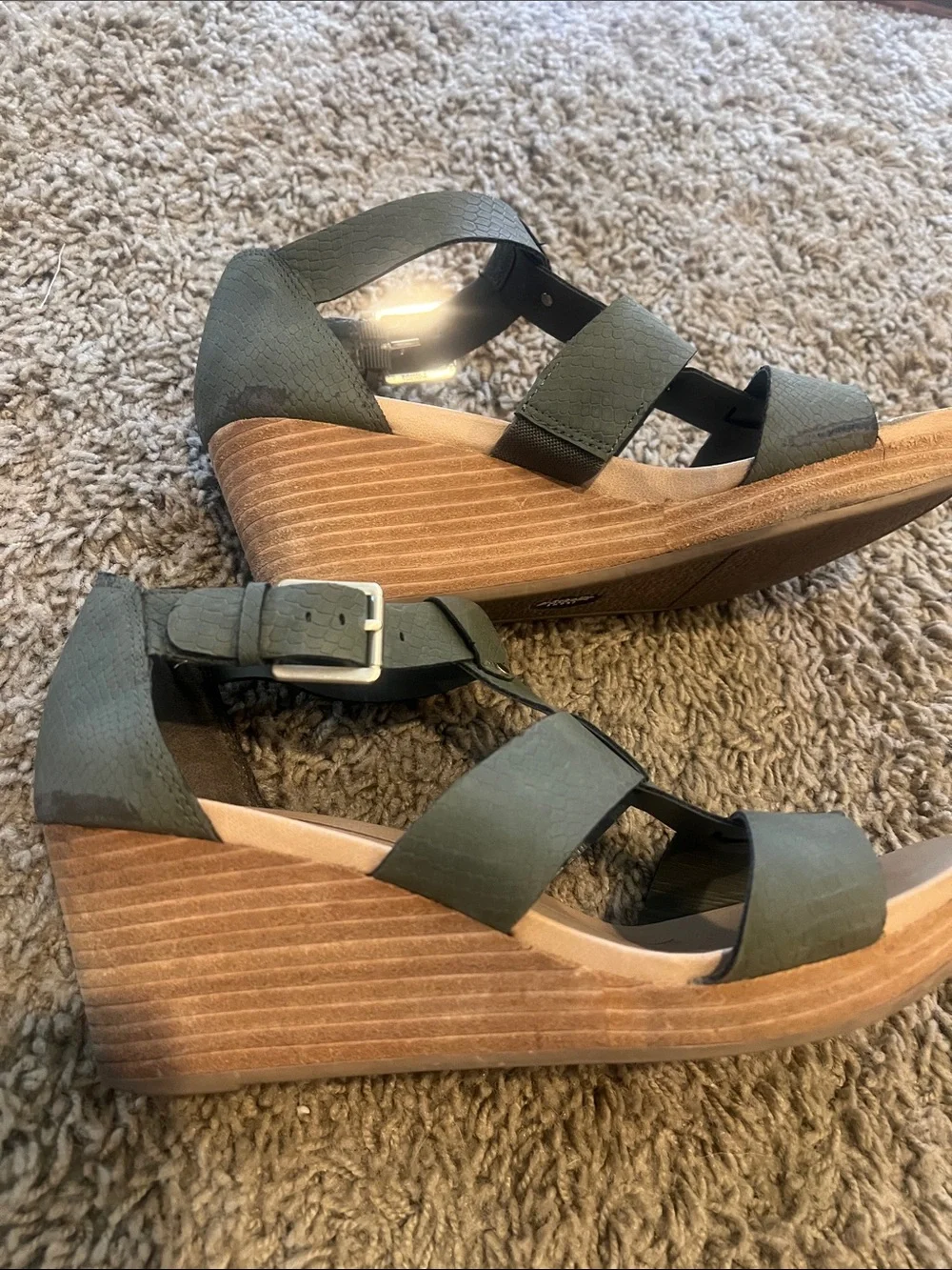 Dr. Scholl’s Olive Green Wedge Sandals with Buckle Strap